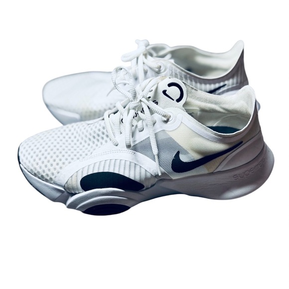 Nike - Picture 2 of 6